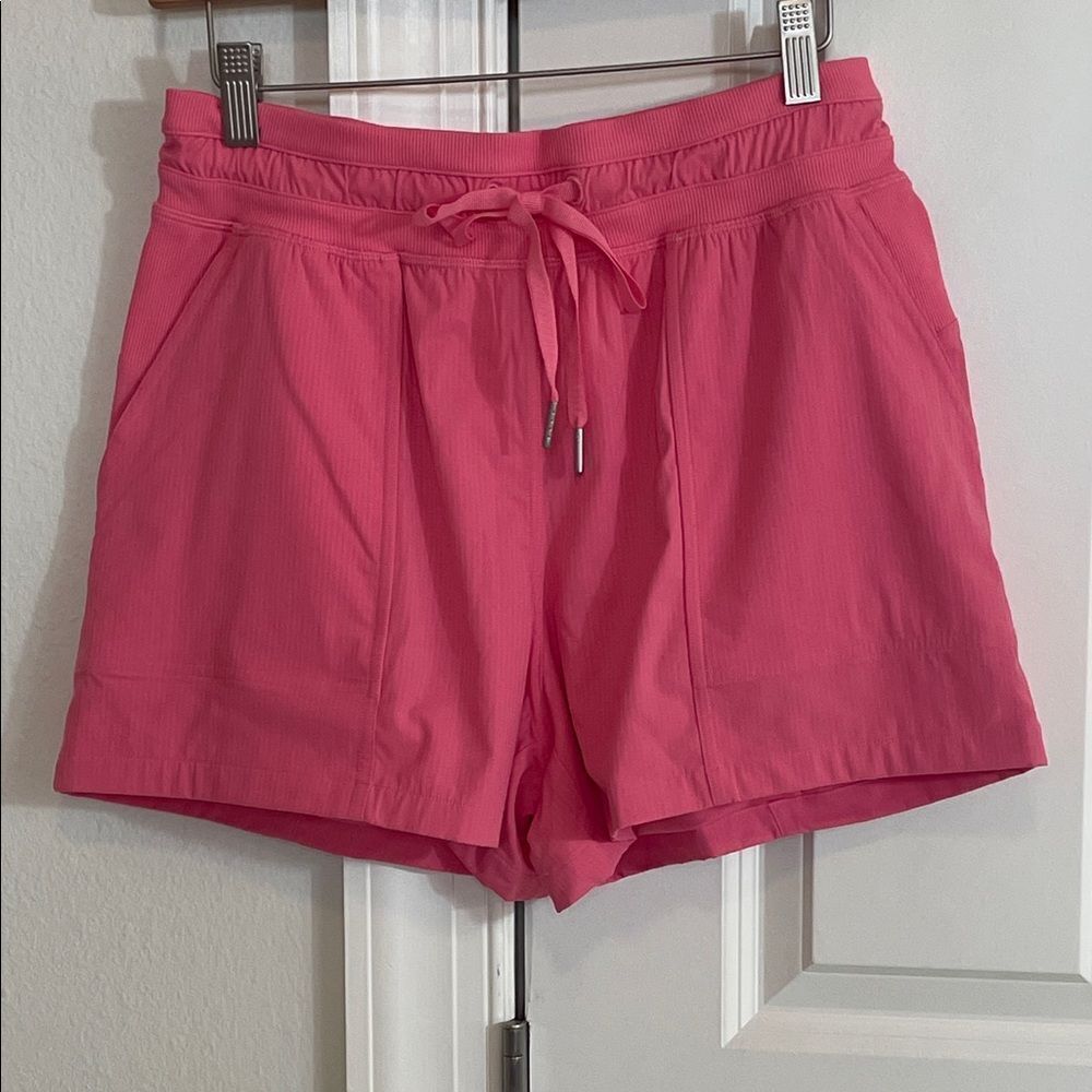 NWOT Lululemon Dance Studio High Rise Shorts